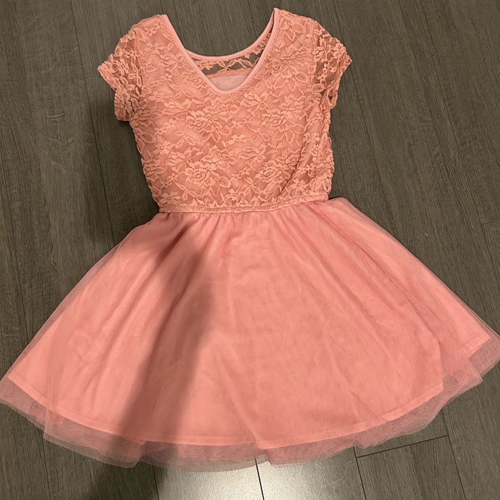 Ballerina code pink lace dress